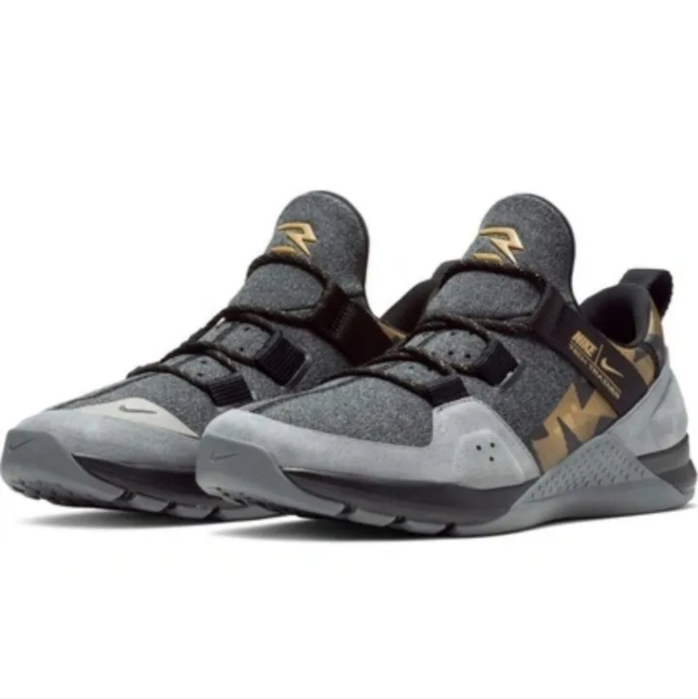 Nike Tech Trainer Russell Wilson Sneaker In Black/Metallic Gold Size 11.5 NFL